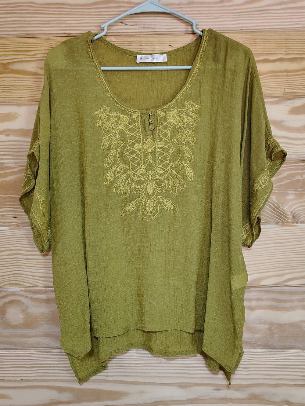 Simi Sue Olive Green Top Large Embroidered Scoop Neck Kimono Sleeves Relaxed Fit